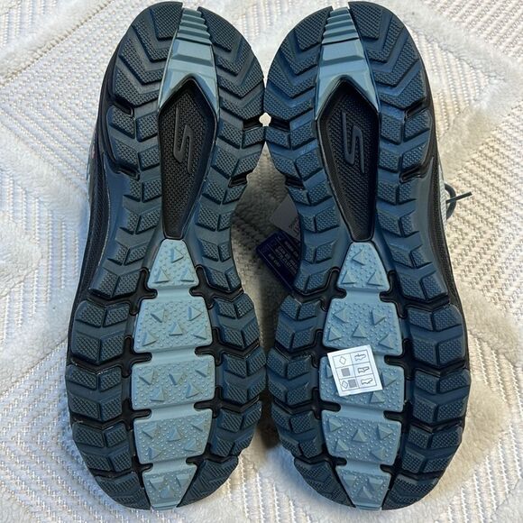 Skechers Slip-ins: GO RUN Trail Altitude 2.0 - Utmost Tread - Picture 4 of 5